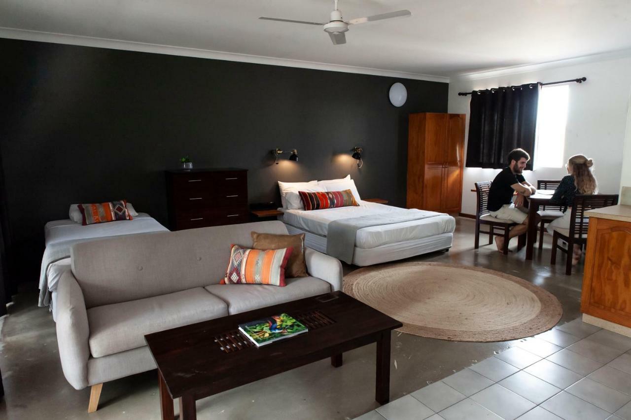 Motel Nomad Cairns Exterior photo